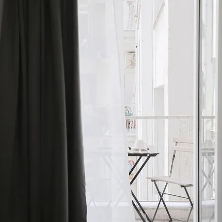 Uranus Apartment